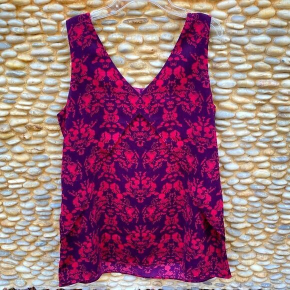 Cabi Cameo Top Red/Purple Sleeveless Blouse Toile V-neck Reversible. Medium. EUC - Picture 5 of 7